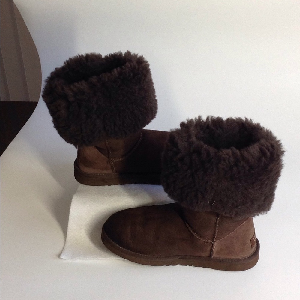 UGG Chocolate Bailey Button Triplet II Boo… - Picture 10 of 14